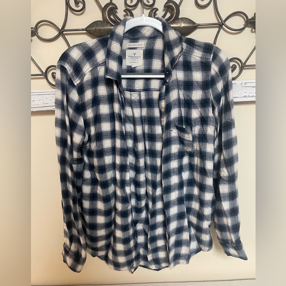 American Eagle Outfitters Blue and White Plaid Button Down Shirt